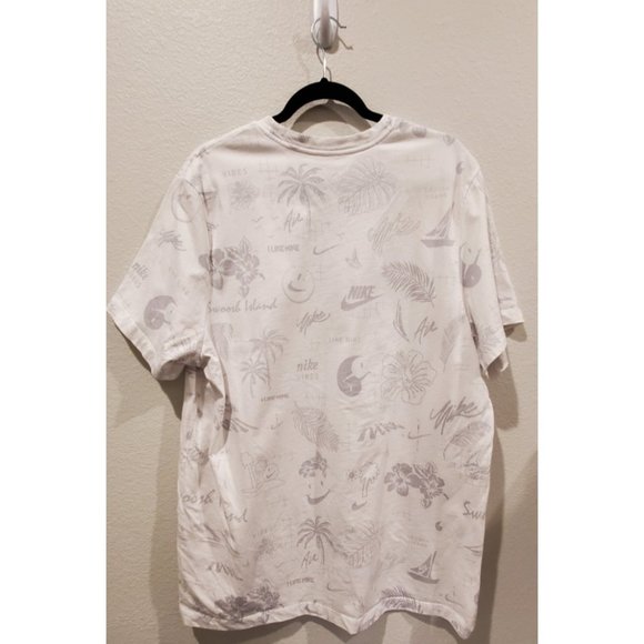 NIKE Sportswear Spring Break White Print T-Shirt - Picture 4 of 4